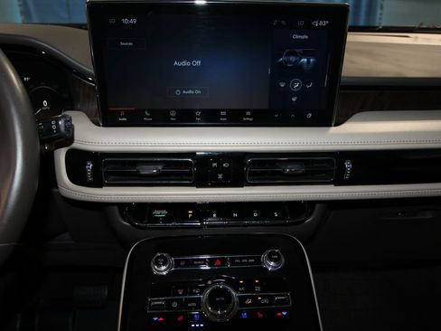 Used 2022 Lincoln Nautilus Reserve w/ Equipment Group 201A AWD/4WD image 17