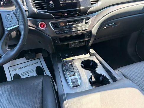Certified 2025 Honda Passport EX-L image 16
