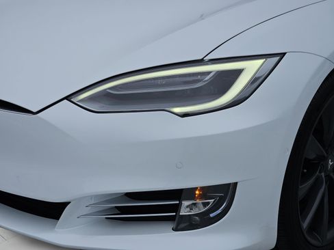Used 2020 Tesla Model S Long Range Plus AWD/4WD image 31