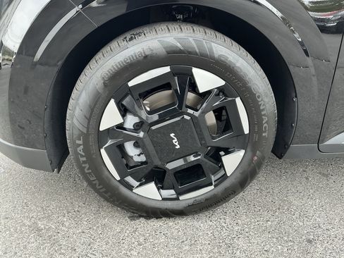 New 2026 Kia Carnival EX FWD image 9