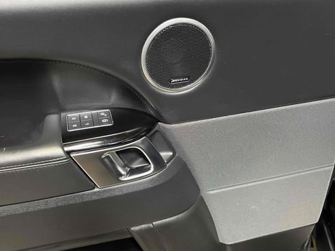 Used 2020 Land Rover Range Rover Sport HST image 64