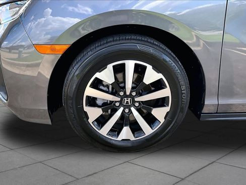 Certified 2025 Honda Odyssey EX-L image 10