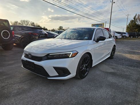 Used 2024 Honda Civic Sport image 1