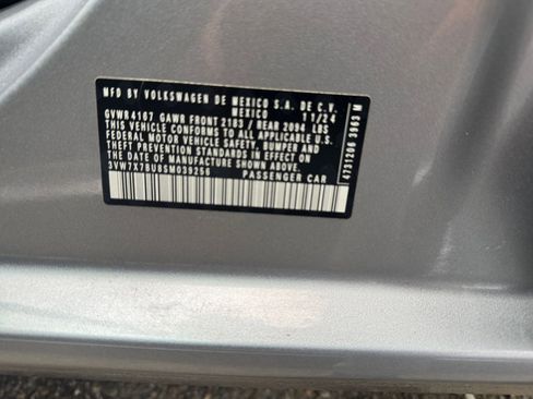 Used 2025 Volkswagen Jetta SE image 29