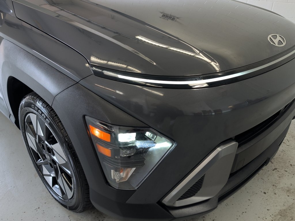 Used 2025 Hyundai Kona SEL FWD image 5