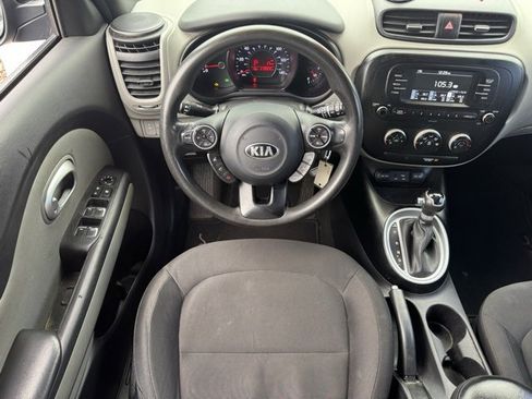 Used 2018 Kia Soul image 11