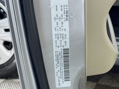 Used 2019 Dodge Grand Caravan SE image 30