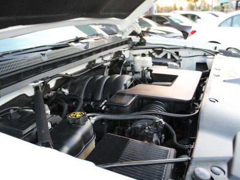 Used 2019 Chevrolet Silverado 1500 W/T AWD/4WD image 31