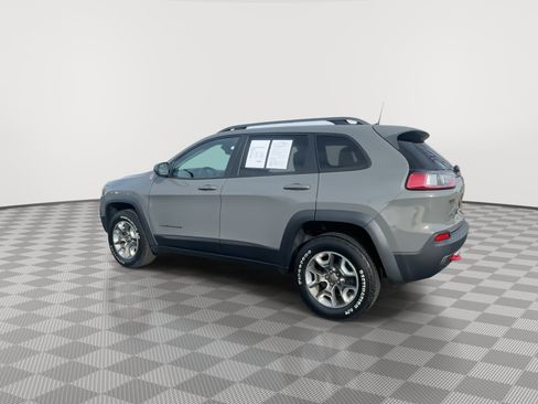 Used 2019 Jeep Cherokee Trailhawk w/ Cold Weather Group image 6