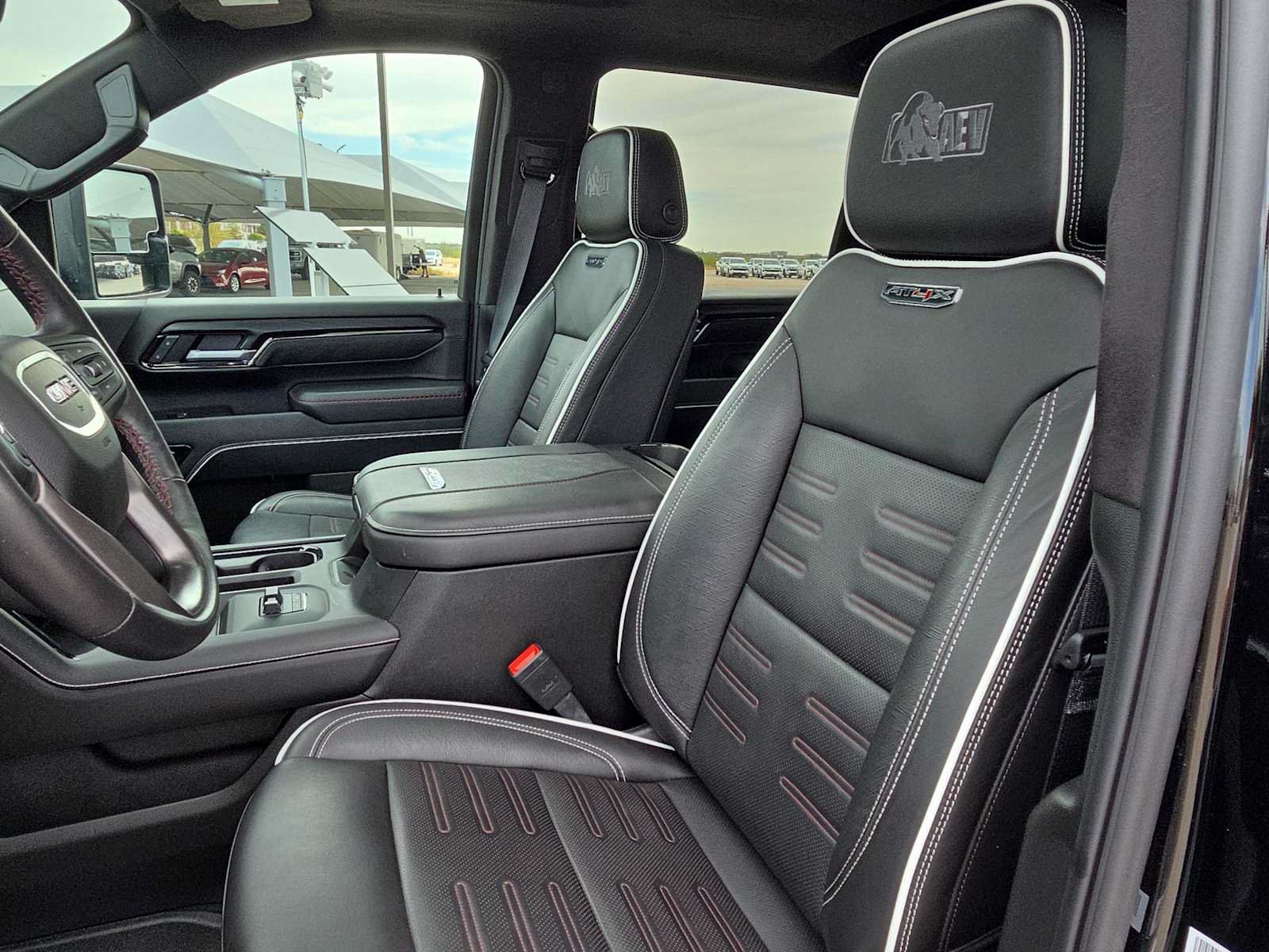 Used 2025 GMC Sierra 2500 AT4X w/ AT4X AEV Edition AWD/4WD image 15