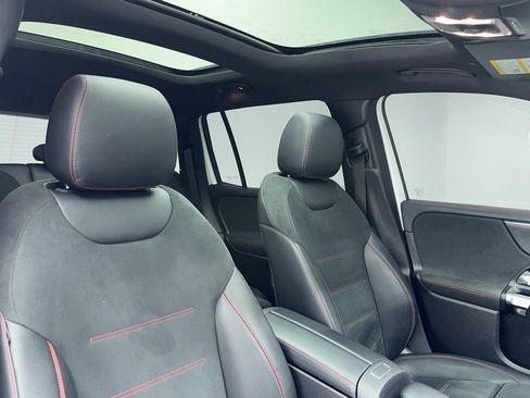 Used 2020 Mercedes-Benz GLB 250 w/ AMG Line image 42