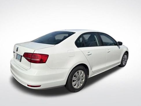 Used 2015 Volkswagen Jetta S image 2