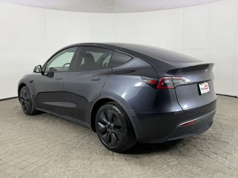 Used 2024 Tesla Model Y Long Range AWD/4WD image 5