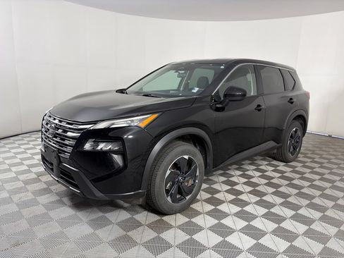 Used 2024 Nissan Rogue SV AWD/4WD image 3
