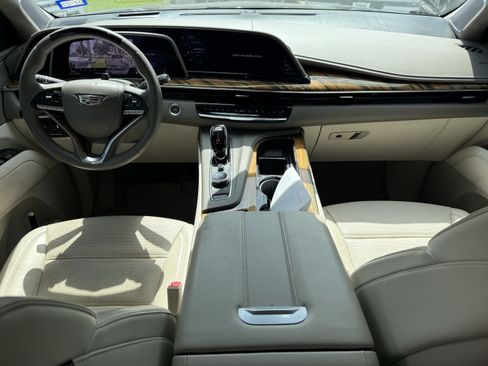 Used 2021 Cadillac Escalade ESV Sport Platinum RWD image 14
