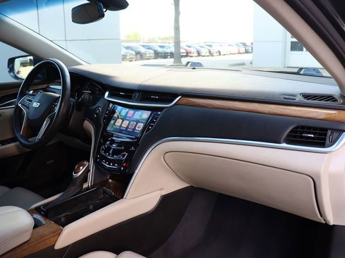 Used 2019 Cadillac XTS Luxury image 16