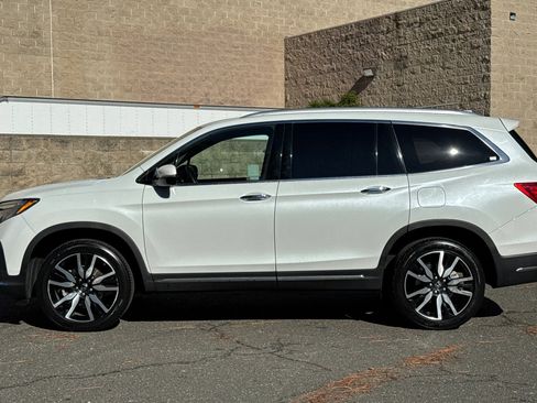 Used 2021 Honda Pilot Touring image 6