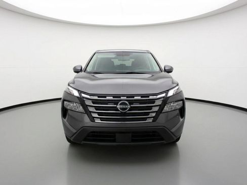 Used 2025 Nissan Rogue SV FWD image 2
