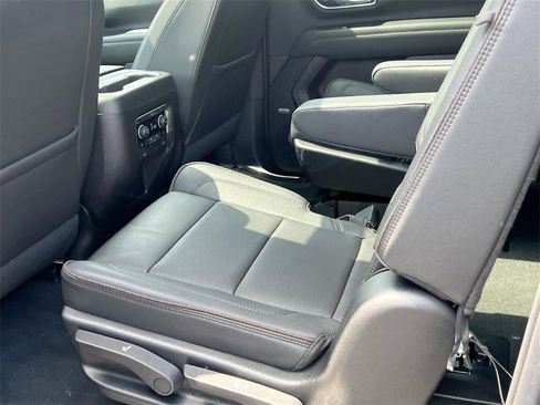 Certified 2023 Chevrolet Suburban High Country image 24