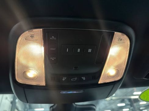 Used 2023 Dodge Durango GT AWD/4WD image 36