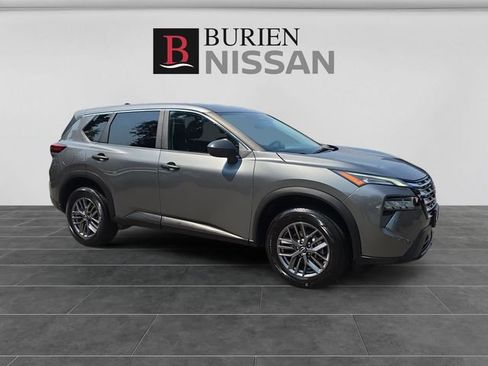 Used 2024 Nissan Rogue S AWD/4WD image 7