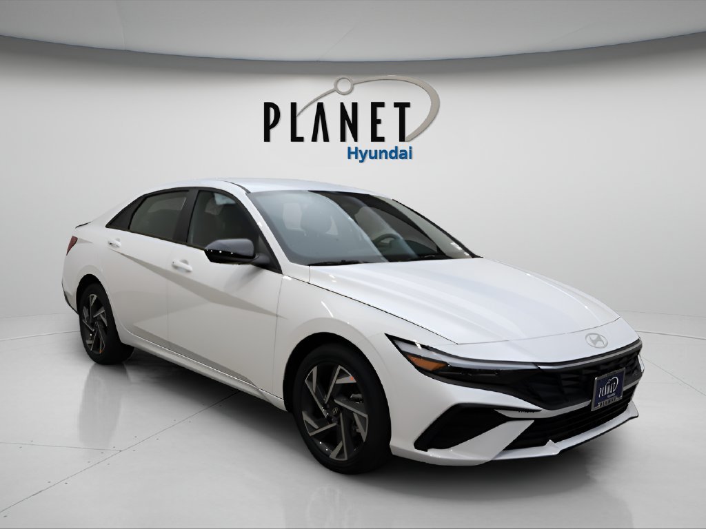 Certified 2025 Hyundai Elantra SEL w/ Cargo Package FWD image 1