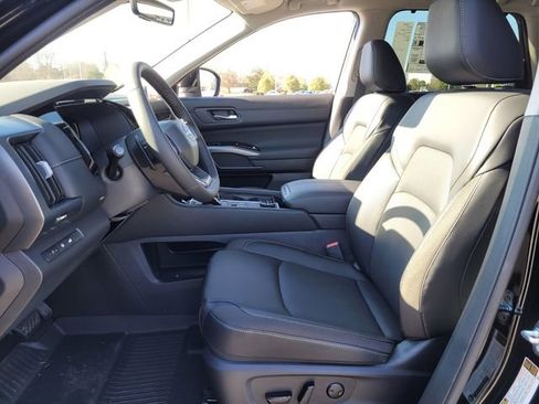 New 2026 Nissan Pathfinder SL w/ SL Premium Package AWD/4WD image 6