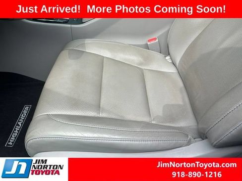 Used 2019 Toyota Highlander Limited FWD image 9