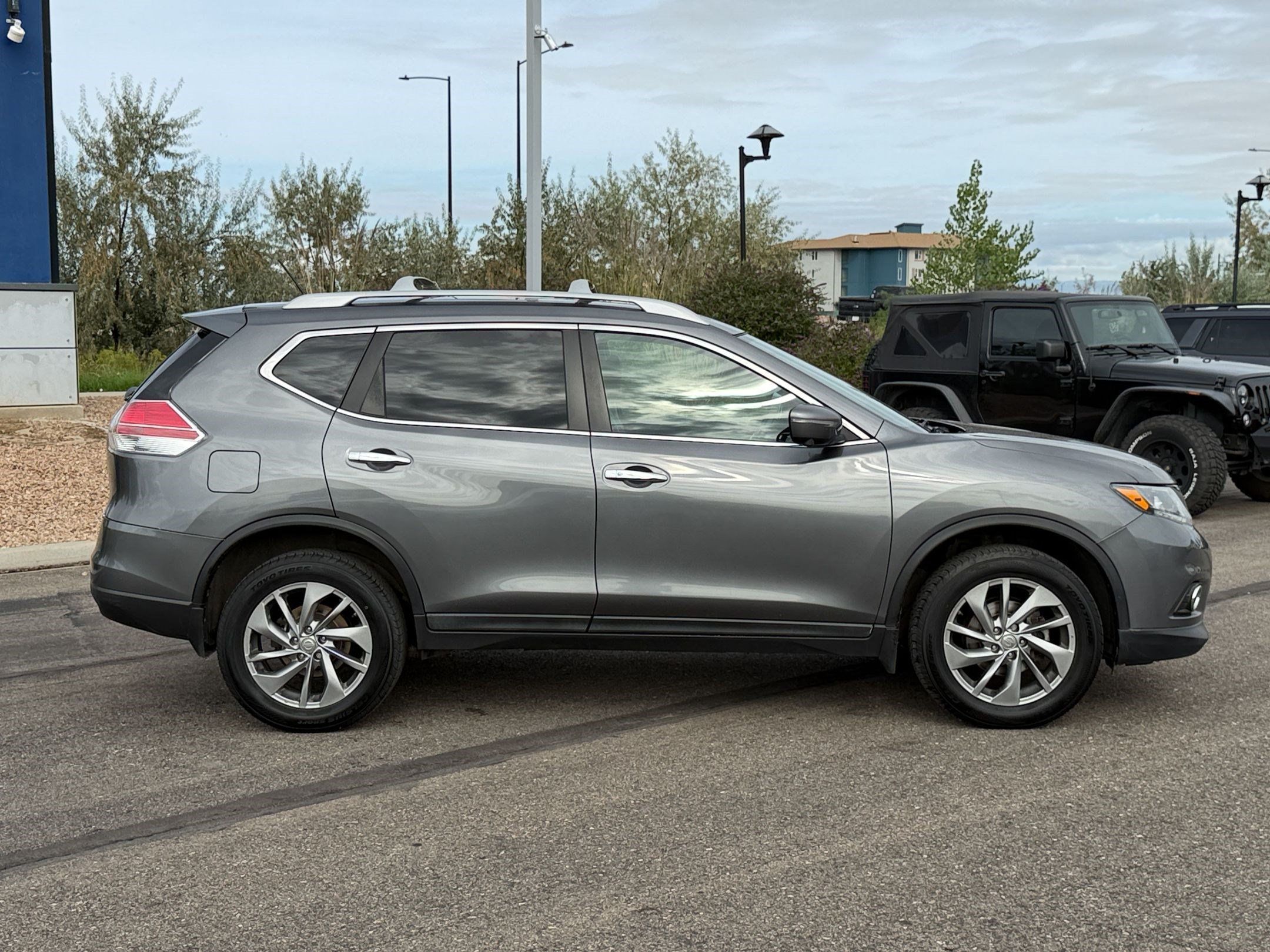 Used 2015 Nissan Rogue SL w/ SL Premium Package AWD/4WD image 8