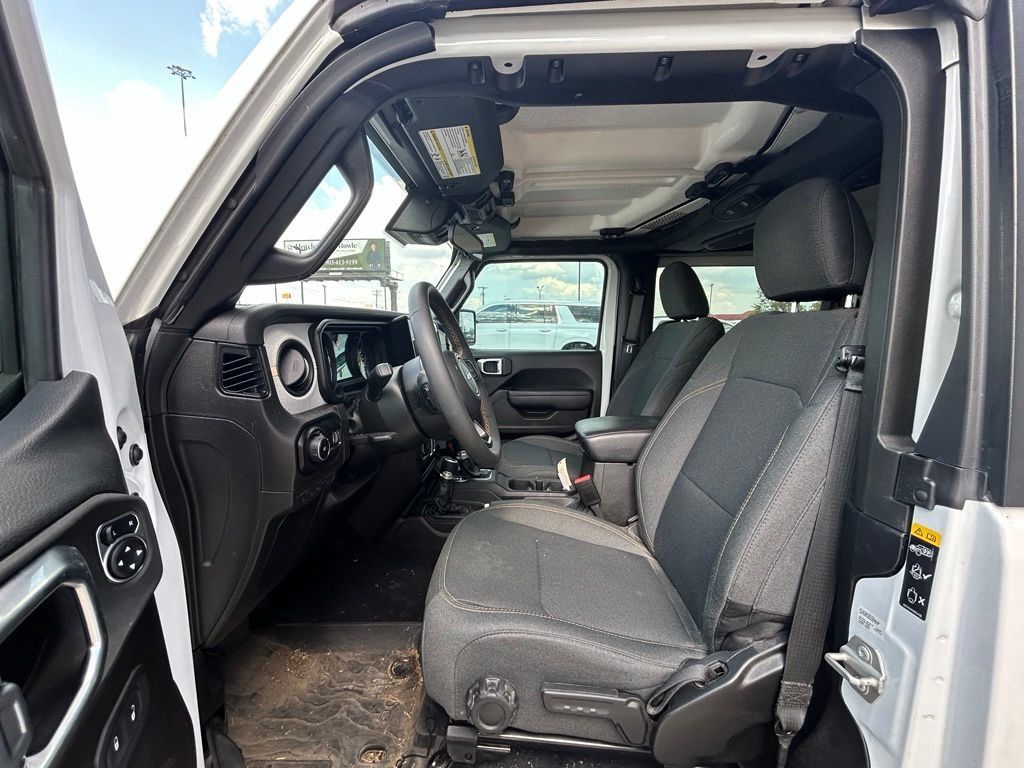 Used 2024 Jeep Wrangler Sport AWD/4WD image 7