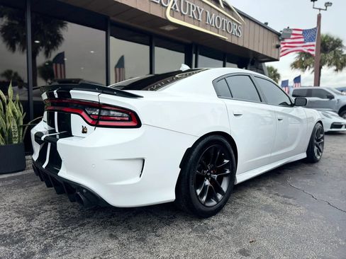Used 2019 Dodge Charger Scat Pack RWD image 13