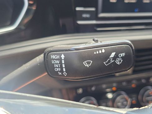 Used 2021 Volkswagen Jetta SE image 30