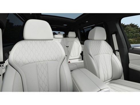 New 2026 BMW X7 xDrive40i w/ M Sport Package image 11
