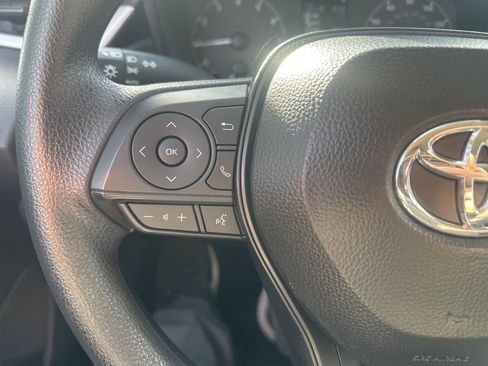 Used 2025 Toyota Corolla LE FWD image 23