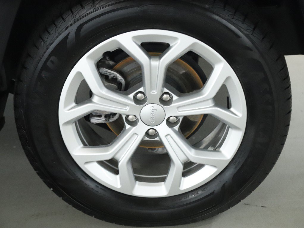 Used 2024 Jeep Compass Latitude AWD/4WD image 40