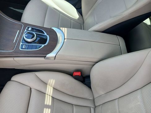 Used 2020 Mercedes-Benz C 300 Sedan image 8