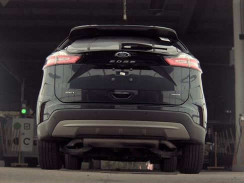 Used 2024 Ford Edge SEL w/ Convenience Package AWD/4WD image 7