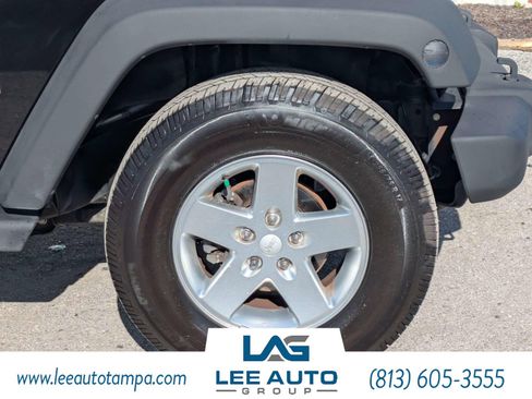 Used 2012 Jeep Wrangler Unlimited Sport AWD/4WD image 10
