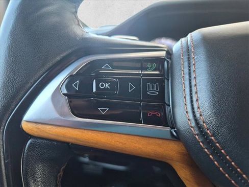 Used 2024 Jeep Grand Cherokee L Summit AWD/4WD image 13