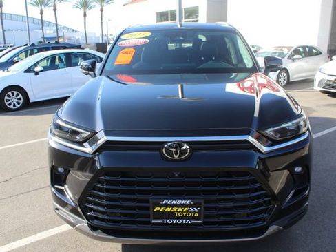 Certified 2025 Toyota Grand Highlander AWD image 5