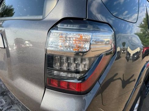 Used 2016 Toyota 4Runner SR5 AWD/4WD image 13