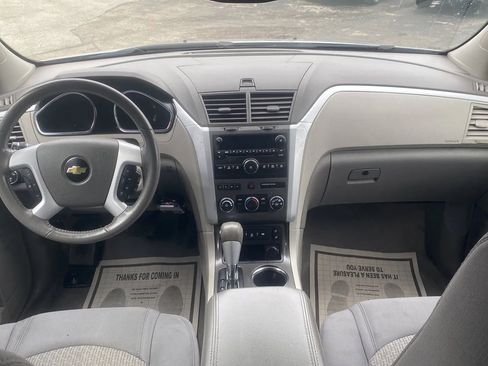 Used 2012 Chevrolet Traverse LT image 8
