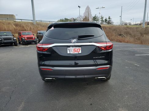Used 2019 Buick Enclave Essence w/ LPO, Sport Appearance Package image 5