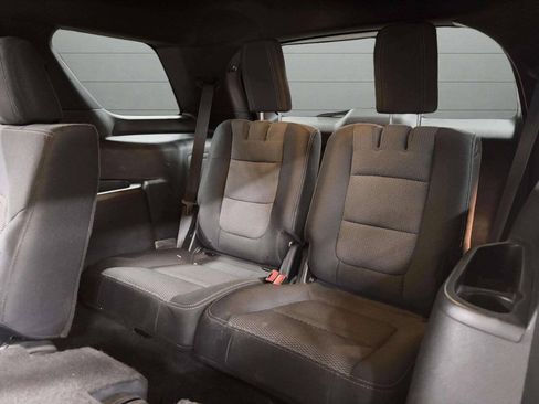 Used 2017 Ford Explorer XLT FWD image 20