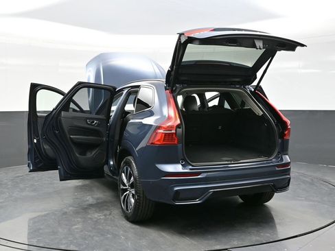 Used 2025 Volvo XC60 B5 Plus AWD/4WD image 40
