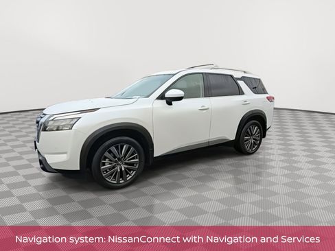 Used 2025 Nissan Pathfinder SL w/ SL Premium Package image 4