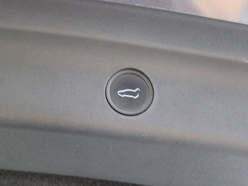 Used 2022 Tesla Model Y Performance image 25