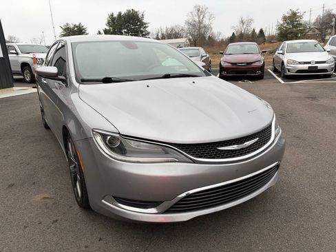 Used 2016 Chrysler 200 Limited w/ Convenience Group image 4