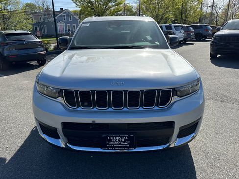New 2025 Jeep Grand Cherokee L Laredo image 9