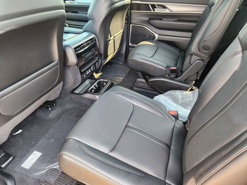 New 2026 Jeep Grand Wagoneer 2WD w/ Premium Group I image 19